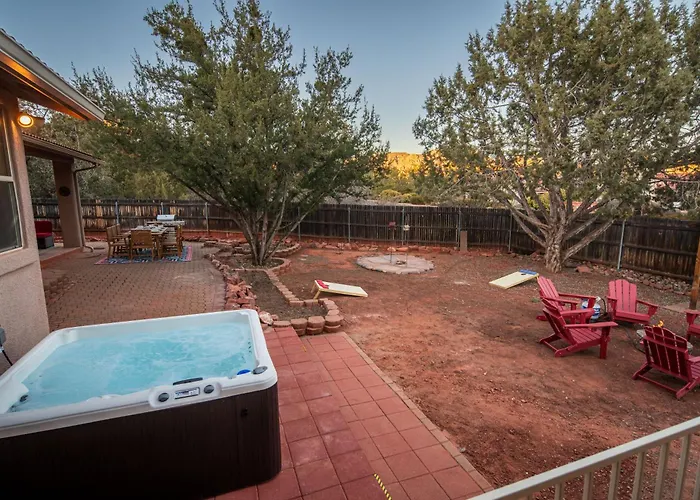 Lux Retreat - Hot Tub & Game Holiday home
